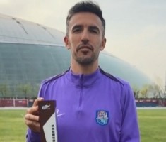 基莱斯领取第4轮最佳奖杯：很高兴再次获得，希望以后获更多奖项