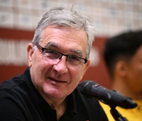 伊万首秀遗憾3分变1分:提高进攻效率 争取赢回来